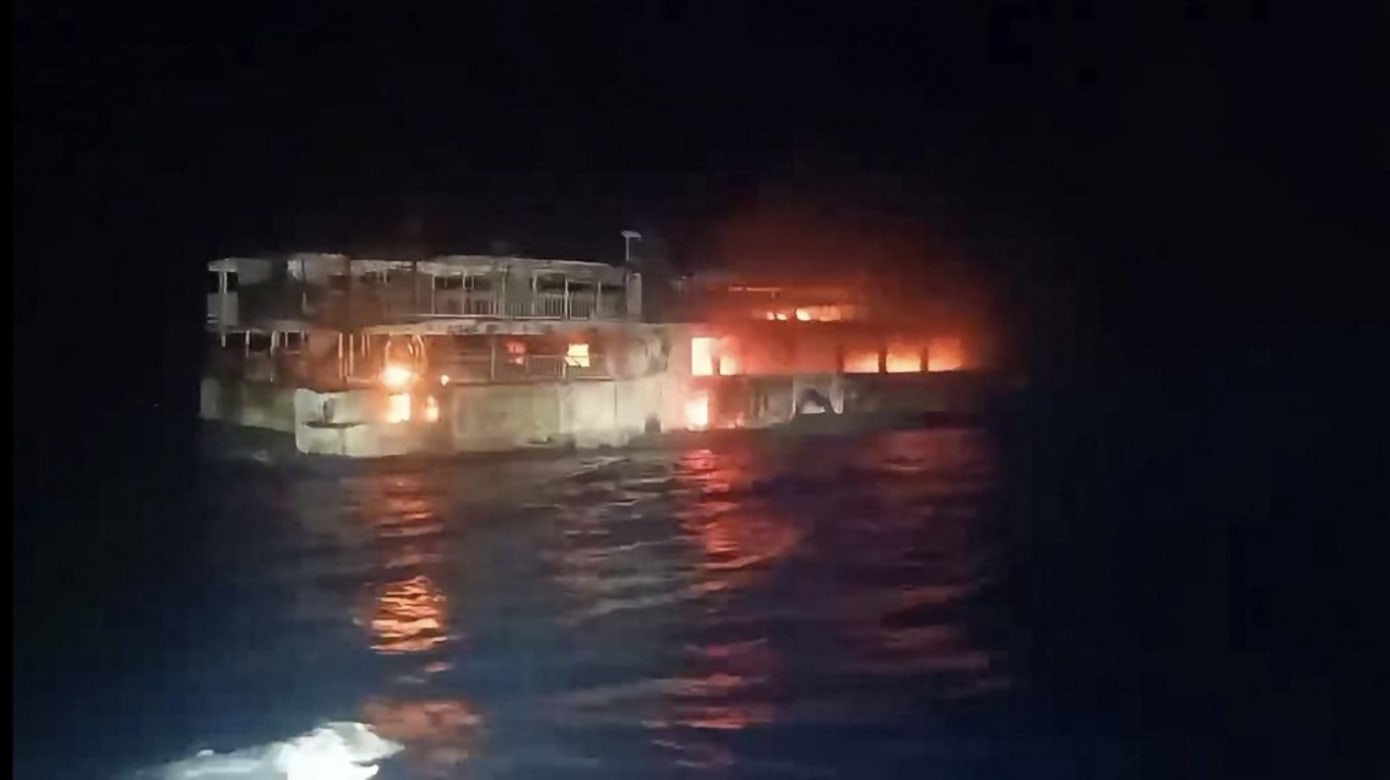 菲巴拉望渡轮起火 至少五人死亡