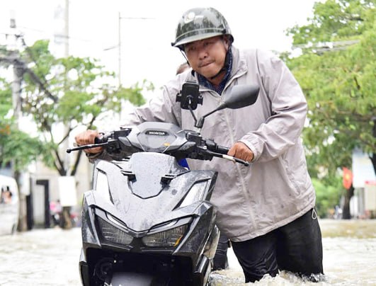 越南多地有阵雨雷阵雨，胡志明市迎天文大潮