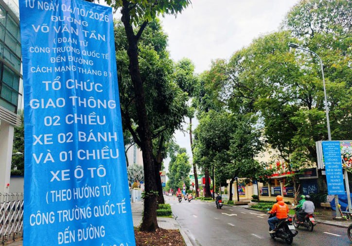 胡志明市武文秦街首日允许摩托车双向通行，民众盼缓解周边拥堵