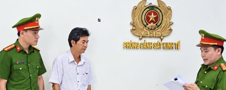 越南永隆省一男子冒充驾校招生，骗取328名学员近5亿越盾