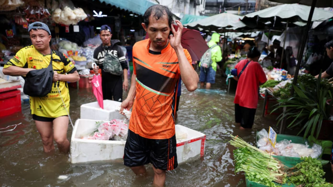 泰国曼谷周六起迎强降雨 28个府仍受洪灾影响