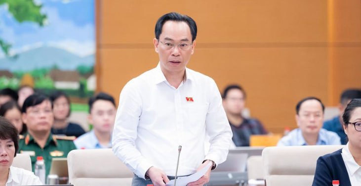 越南教育培训部长：教科书短缺与考试舞弊问题需严肃整改