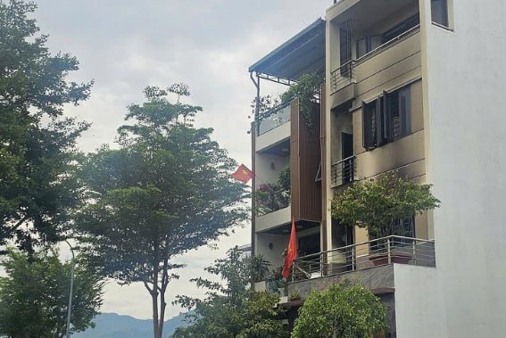 芽庄4层住宅火灾致婆媳二人死亡 家属获5000万越南盾补助
