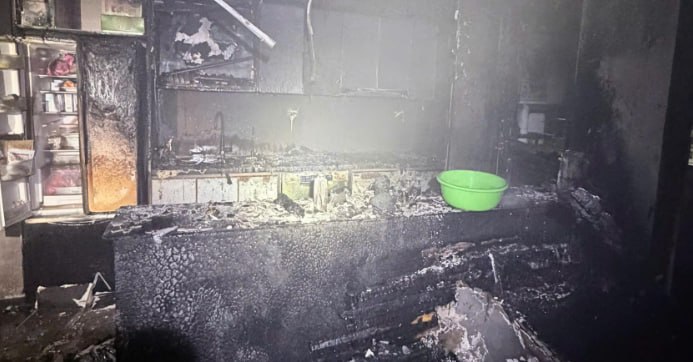 河内公寓清晨起火 母子三人及时逃生
