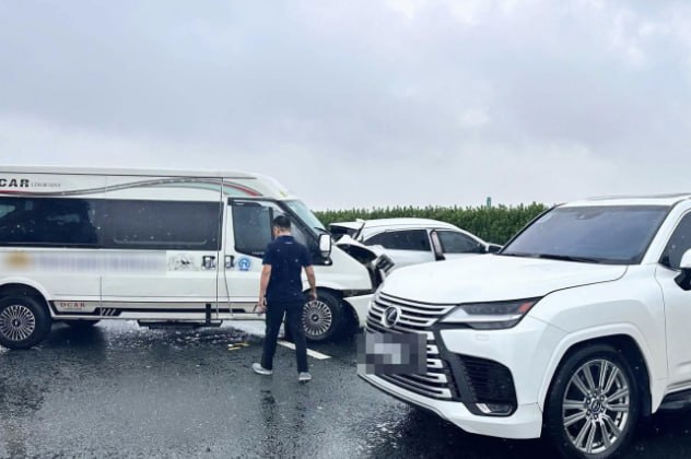 河内雷克萨斯高速停车引发连环车祸，司机被刑事拘留
