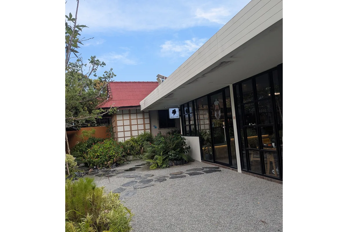 Jaree Cafe